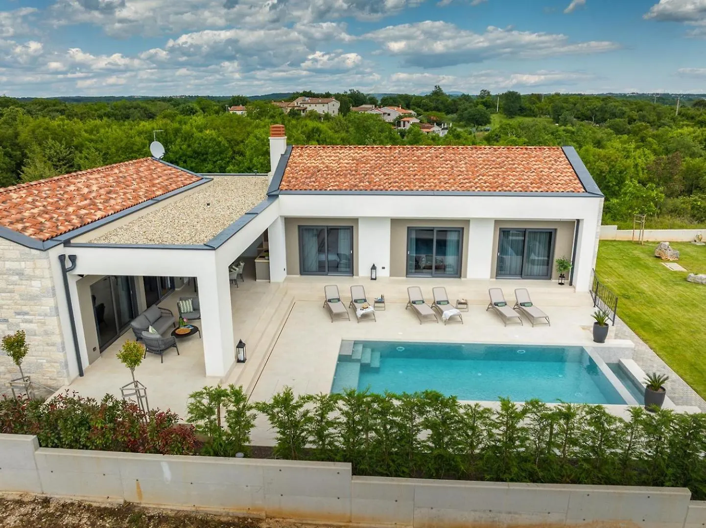Villa Lastine Pajkovici 0*,